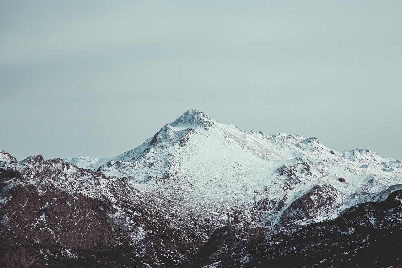 Stock photo: massive iceberg